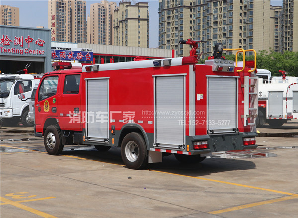 國六東風3噸水罐消防車